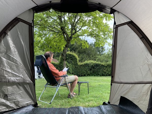 Quelles sont les démarches à suivre pour réserver un séjours en camping en Franche-Comté?